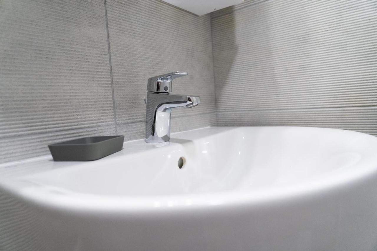 Citadela North 1Br Apartment W Security And Self Check In Bucarest Esterno foto