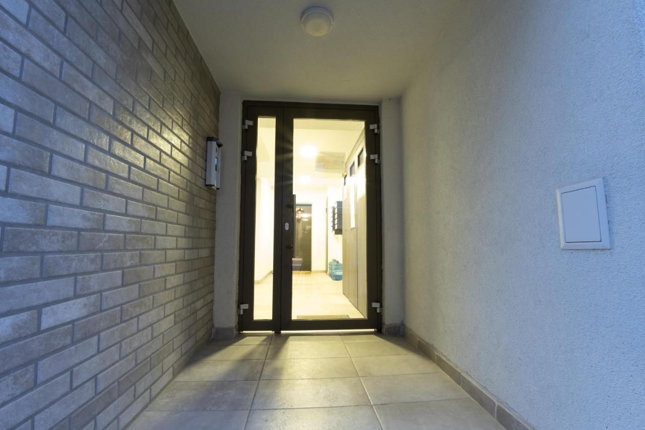 Citadela North 1Br Apartment W Security And Self Check In Bucarest Esterno foto